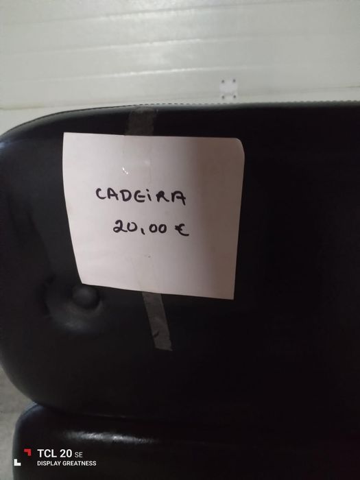 Cadeira de escritório com apoio de cabeça