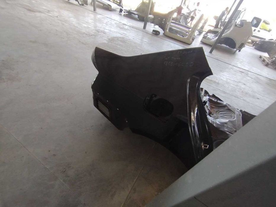 Четверть задня права Шкода октавія А 7 седан  Skoda A7 поріг карніз