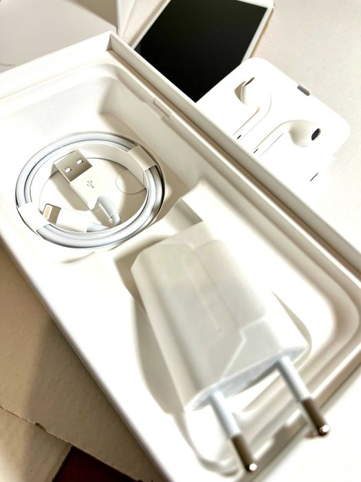 Apple iPhone 7 Gold com carregador e auriculares