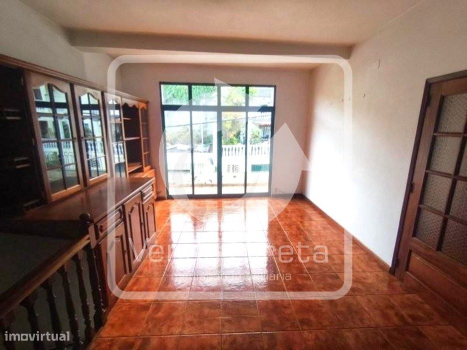 Moradia Isolada T2 + T2 com Potencial de Rentabilidade | Estreito d...
