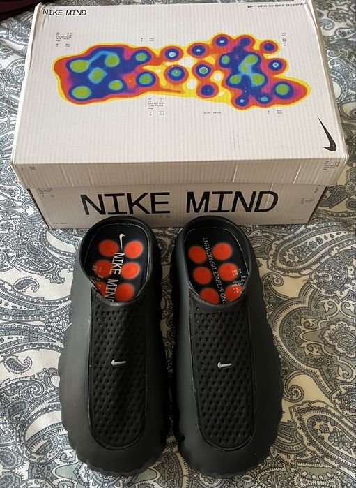 Nike Mind 001