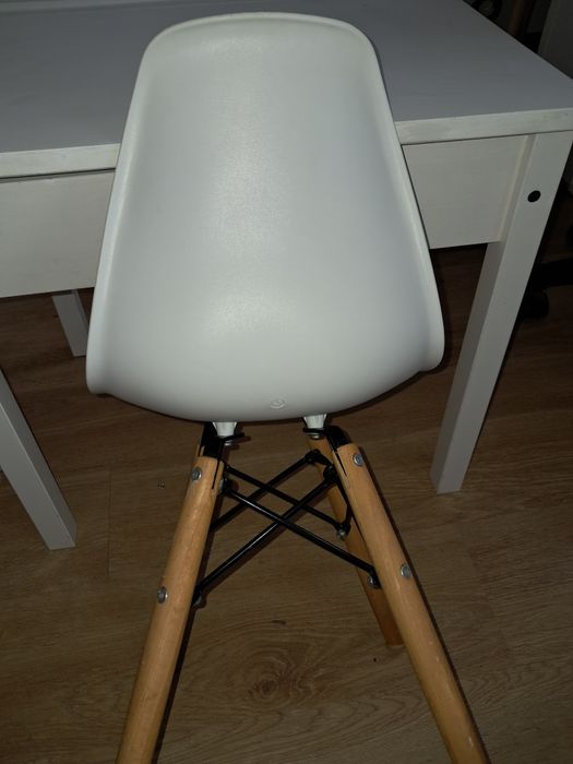 Biurko otwierane Ikea Sundvik plus krzesełko