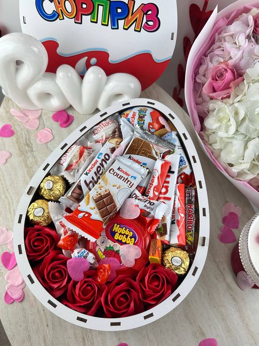 Преміум набір, подарунковий бокс з цукерками для дівчини