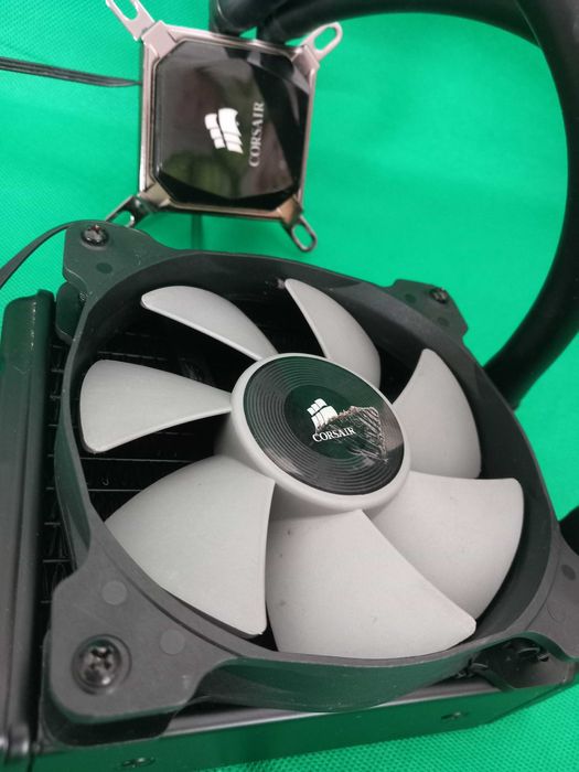 Watercooler - Corsair 120mm silencioso 100% Funcional