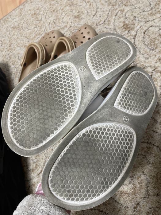 Босоніжки білі шкіряні