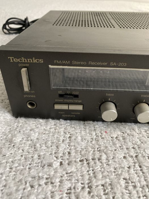 Technics SA-203 FM/AM Stereo Receiver