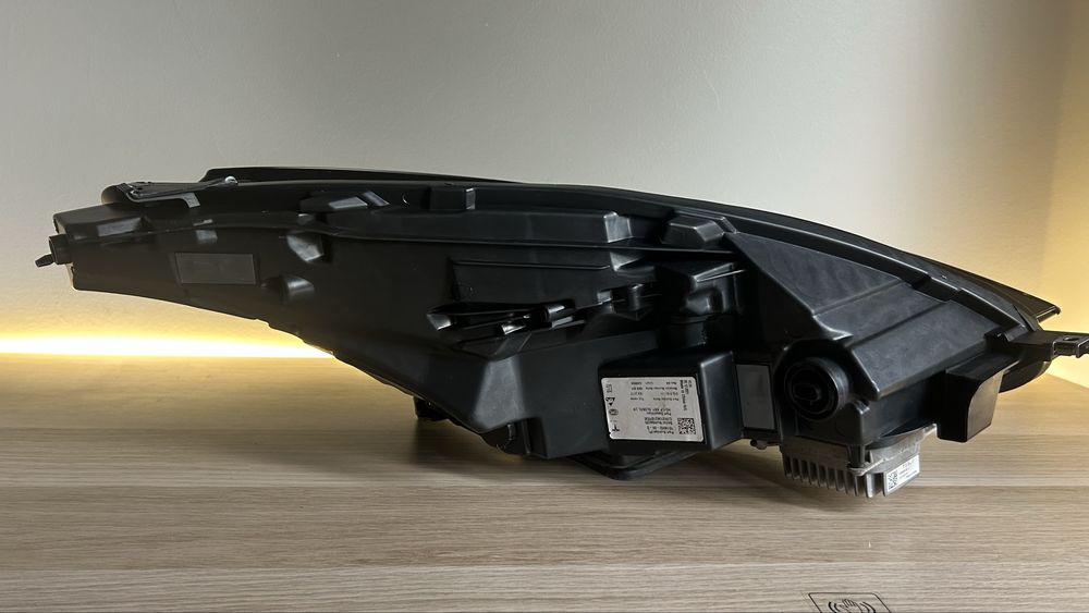 Farol tesla model 3 / model Y - Esquerdo - Original matrix LED