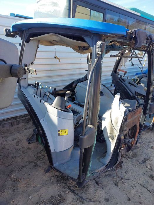 Kabina ciągnika New Holland