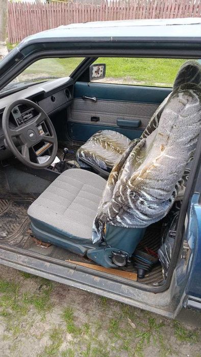 Автомобиль  FORD