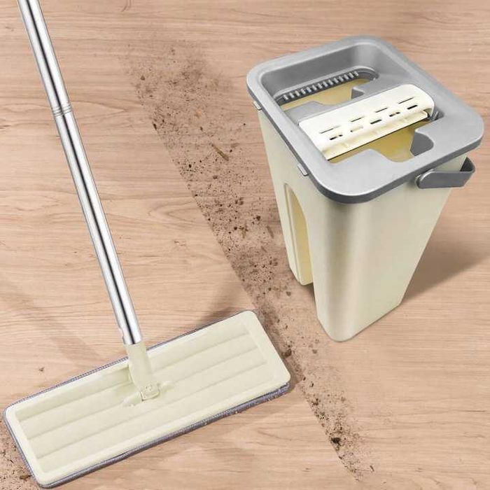 Mop obrotowy z wiadrem dwukomorowym 4 wkłady mikrofibra zestaw