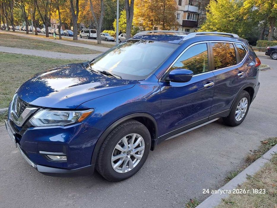Продам автомобиль Nissan Rogue 2017 SV
