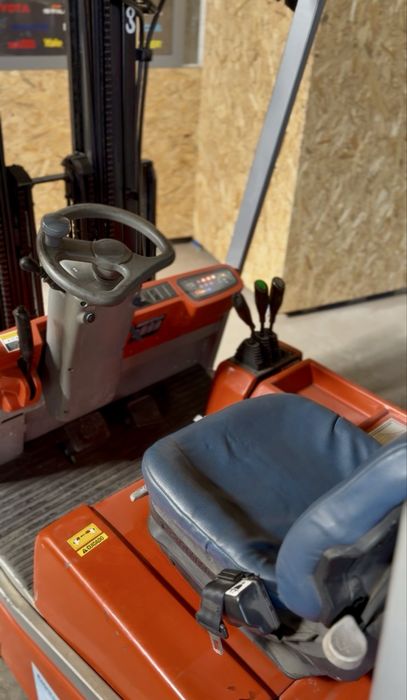 Empilhador elétrico Toyota/BT triplex 1500kg