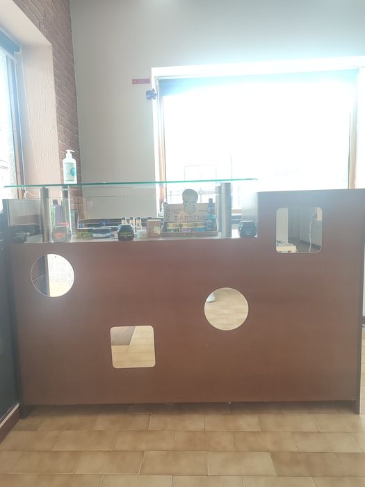 Balcão de loja com expositor