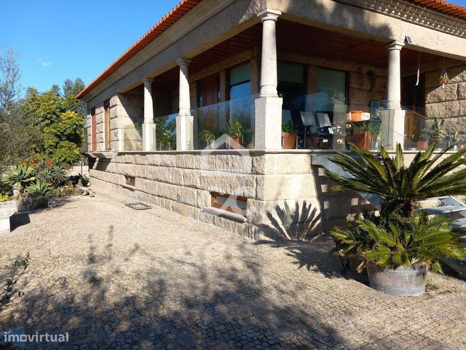 Moradia Totalmente em Pedra em Revelhe (Fafe)  Excelente oportunidade