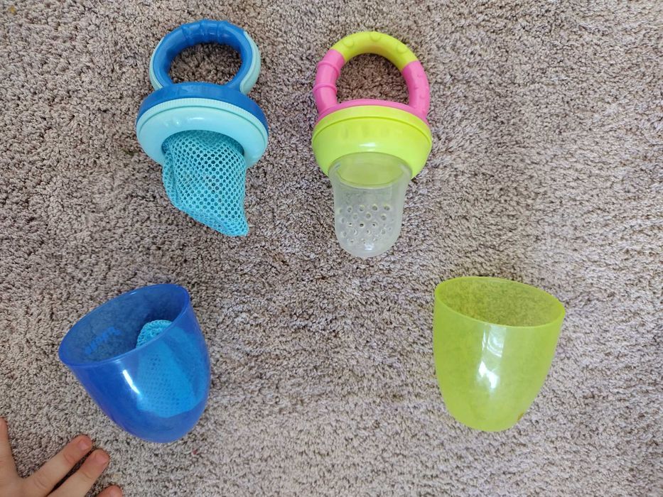 Gryzak do owoców Canpol 2szt i  2 rodzaje