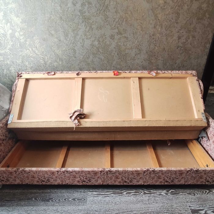 Диван та 2 крісла (вживані)