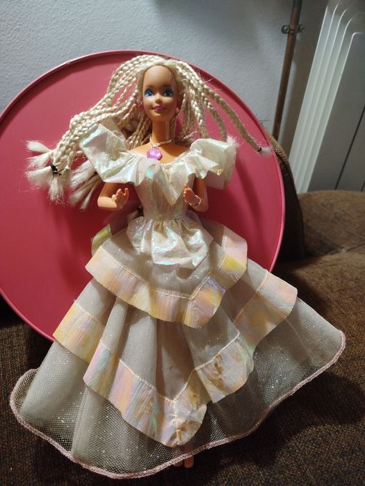 Boneca Barbie modelo secret hart