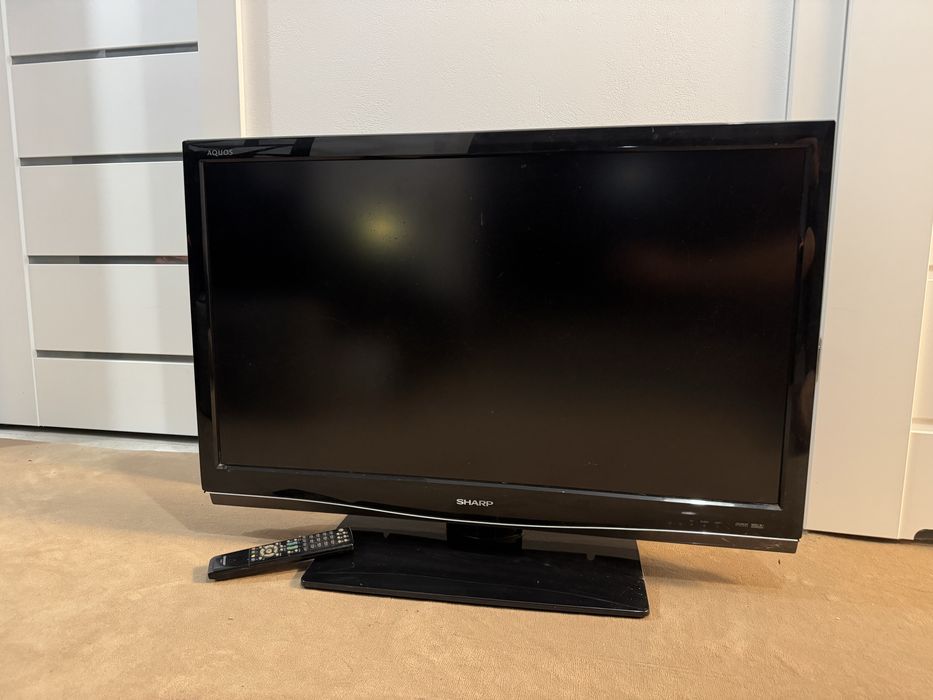 Telewizor sharp aquos 37 cali