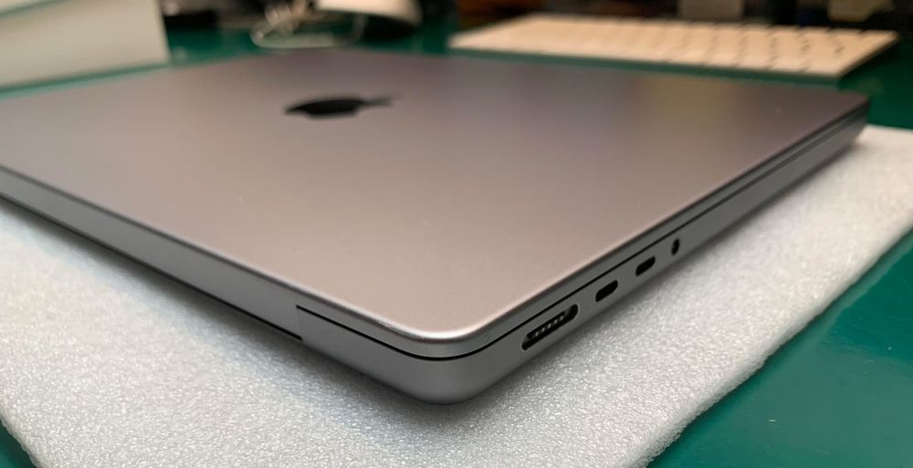 MacBook Pro 14 NAJMOCNIEJSZY | M2 Max 12C/30C | 64 GB RAM | Stan BDB