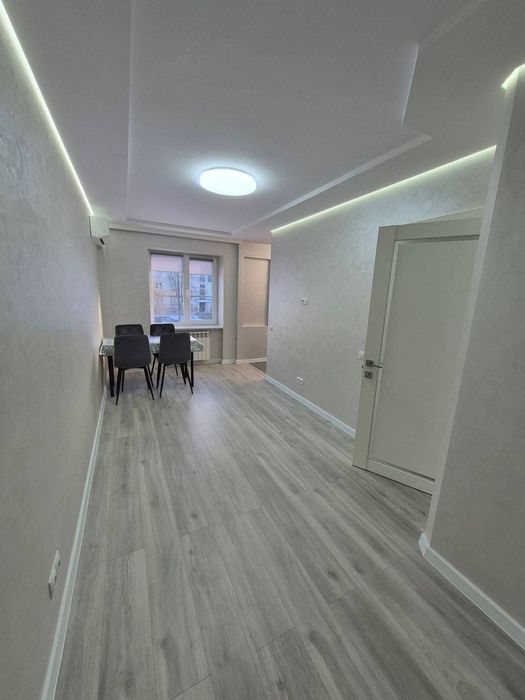 Продаж 2 кімнатної на 2 поверсі