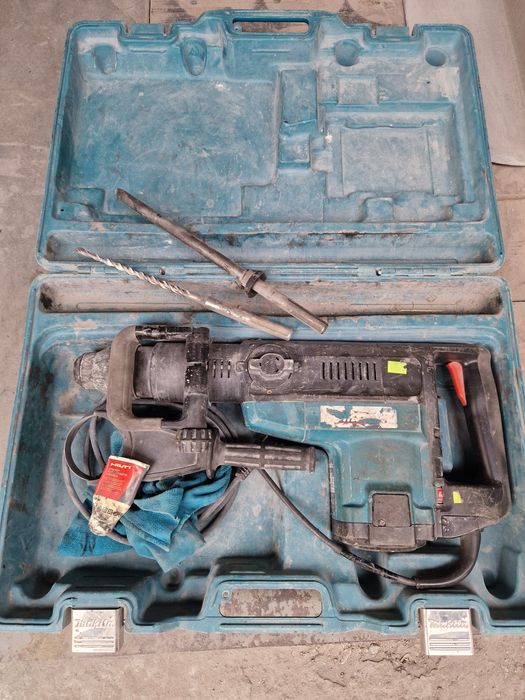 Перфоратор Makita HR5001C