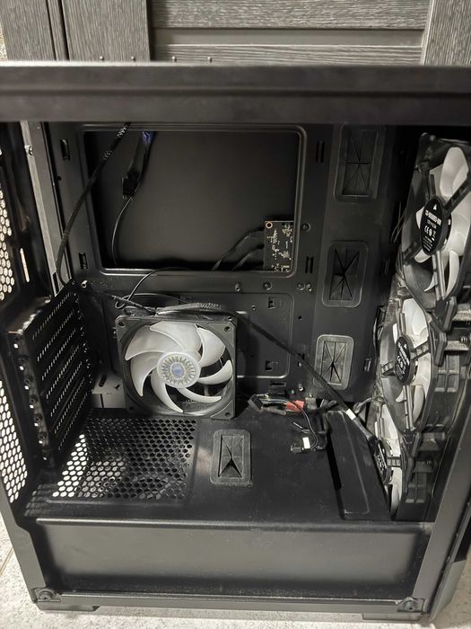 Продам корпус Corsair icue 220t tempered glass