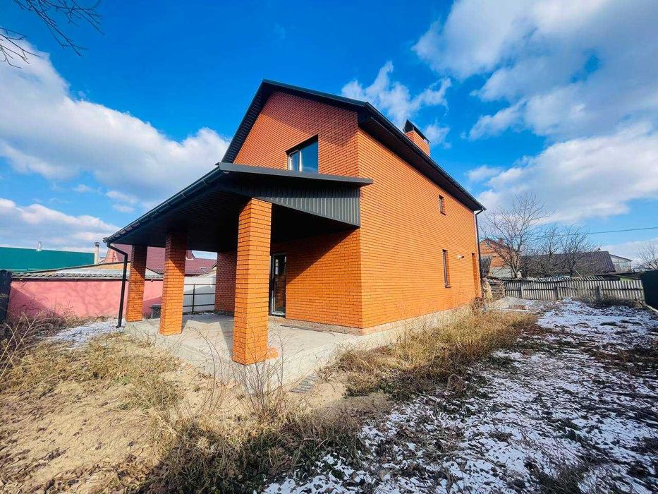 Продаж двоповерхового будинку з чистовими роботами!