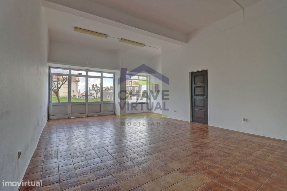 Estabelecimento Comercial - Centro Bombarral  - Com possibilidade d...
