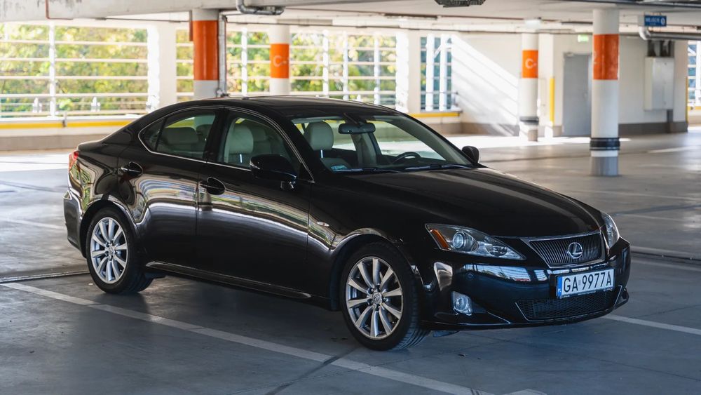 Lexus IS
