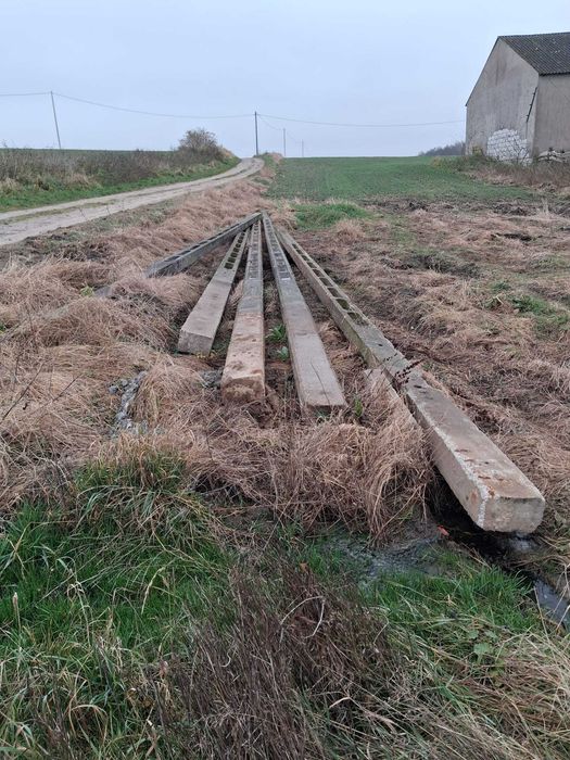 Betonowe słupy 12m