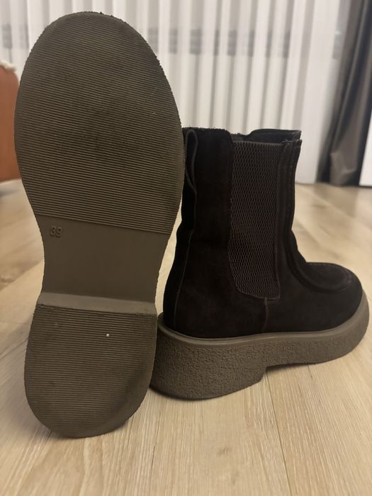 Черевики estro натуральна замша  коричневі 39 розмір