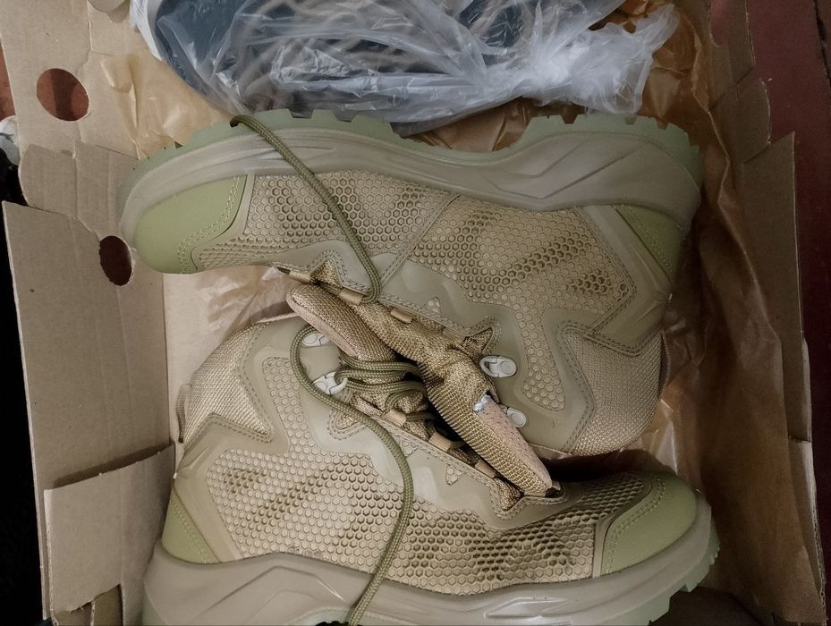 Продам новые берцы