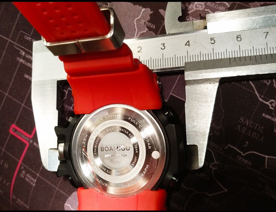 Наручные часы электронные.