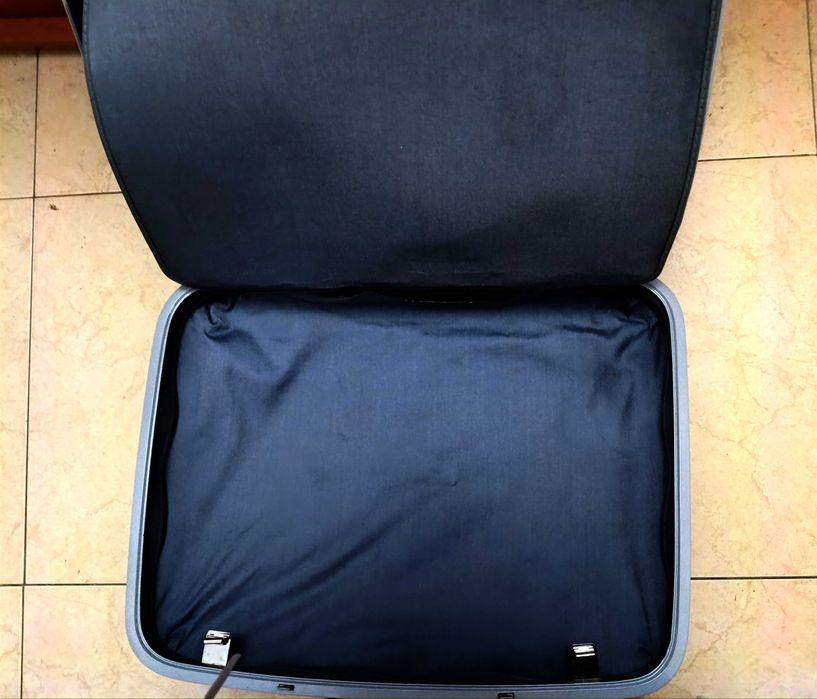 Mala de viagem marca sansonite