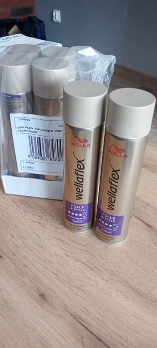 Lakier do włosów Wella