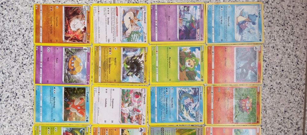 Várias cartas Pokémon