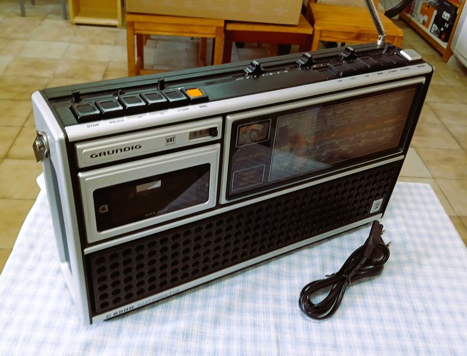 Rádio Grundig modelo C6500
