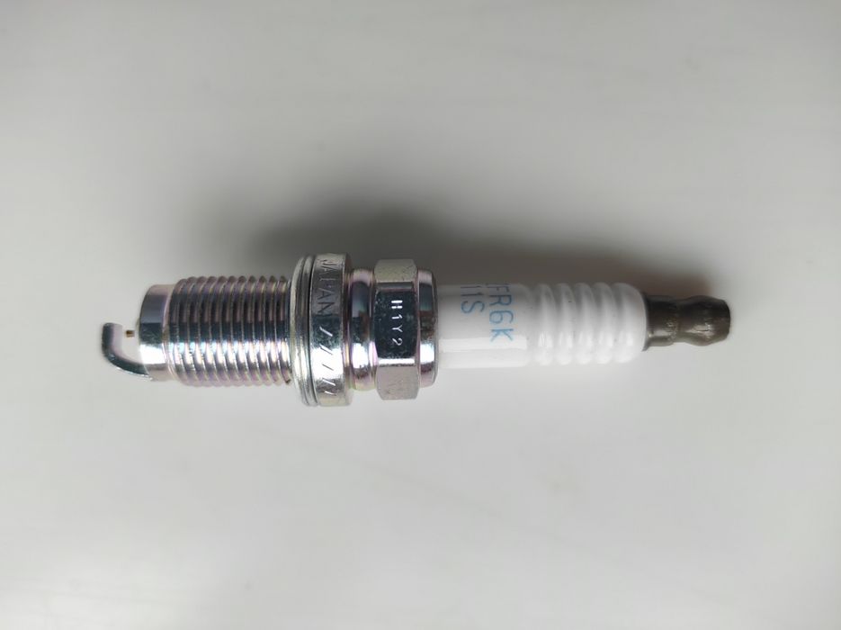 Свечи зажигания IZFR6K11S , комплект 4 штуки.Оригинал.