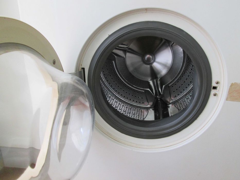 Máquina de lavar e secar roupa