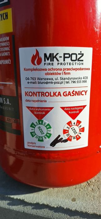 Duża gaśnica biurowa