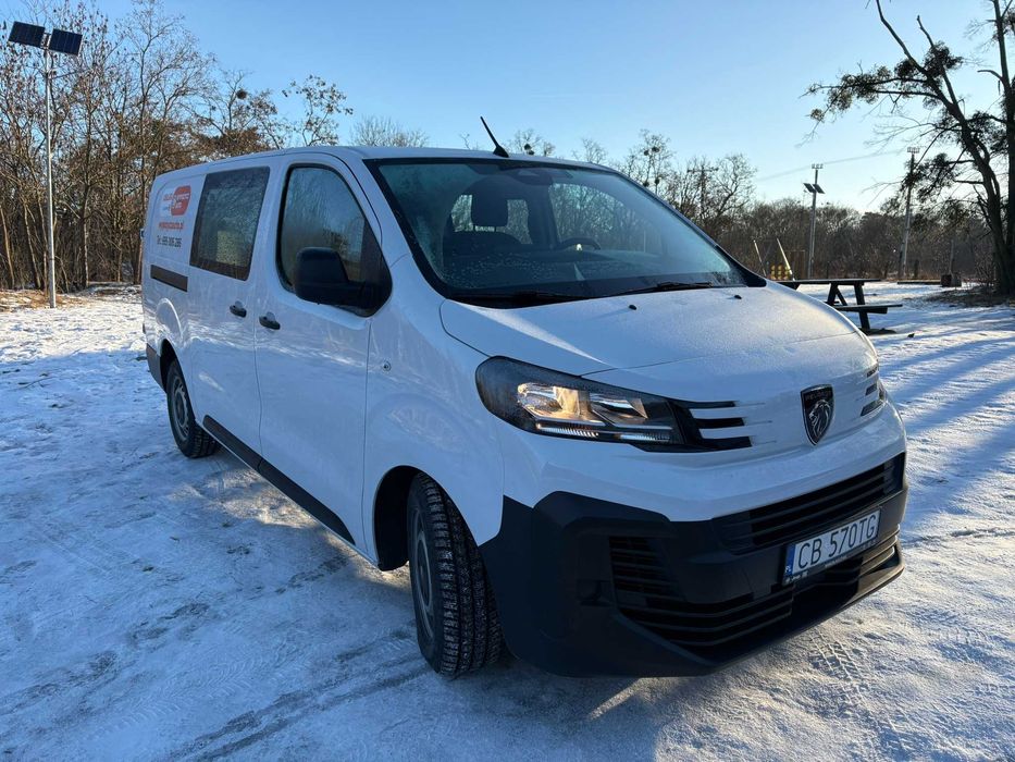 Wynajem busa, wypożyczalnia aut dostawczych, BEZ LIMITU KM [Expert 6-miejscowy]