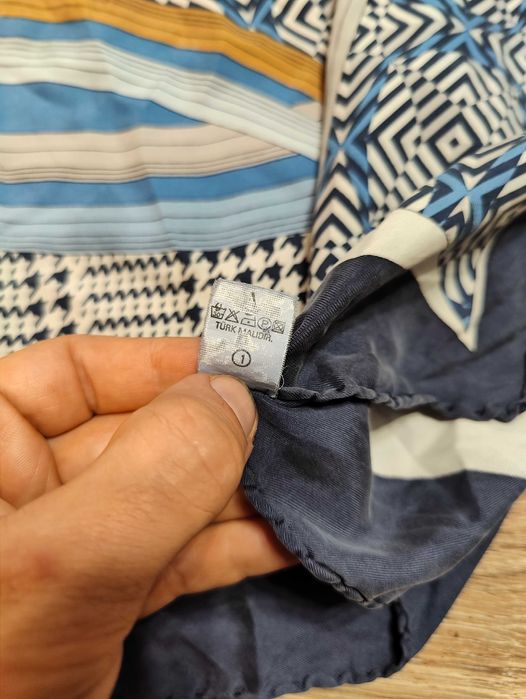 Продам шовковий платок Armine silk