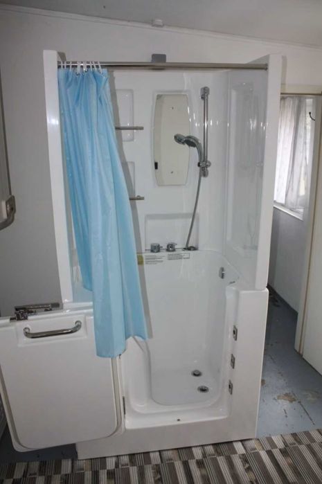 Wanna dla seniora z prysznicem wanna z drzwiami prysznic 2w1 seniorów