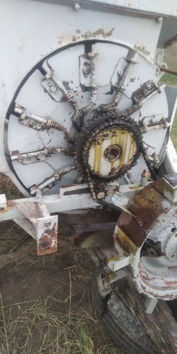 Продам картоплесажалку