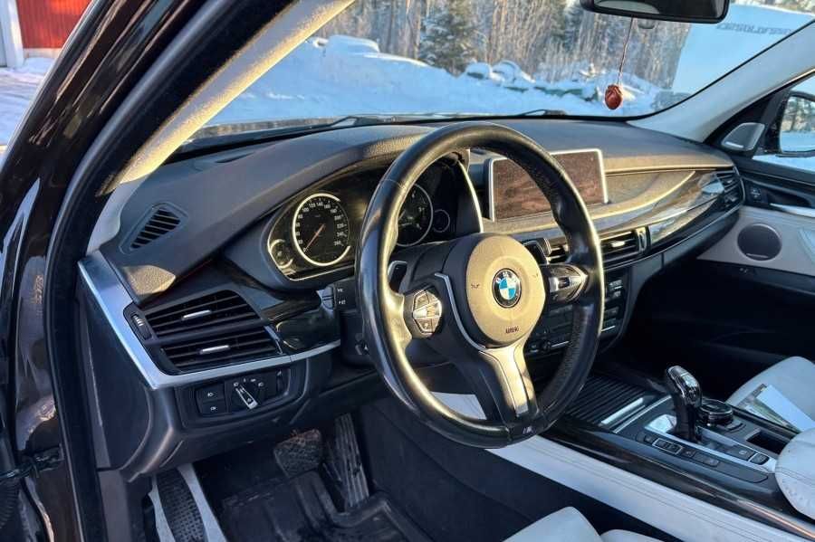 У продажі авто з ЄС BMW X5 M50D 2015 року