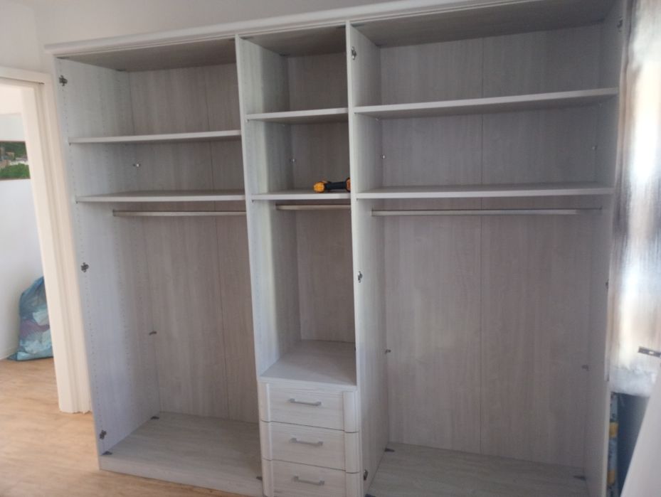 Duża solidna szafa 250cm