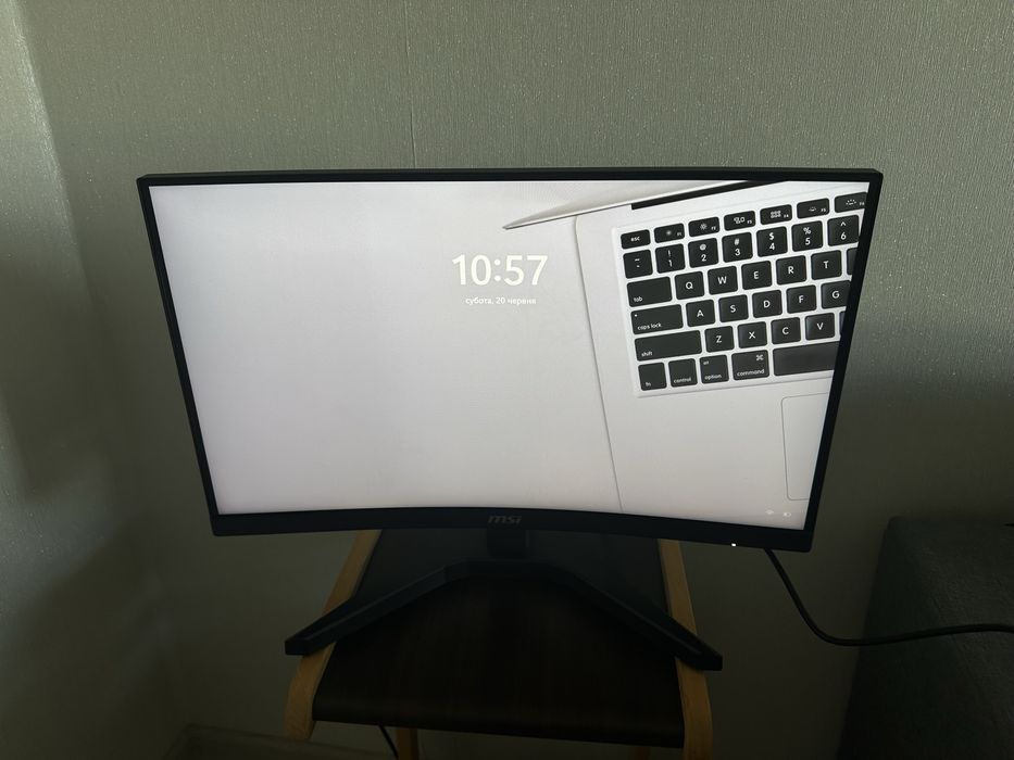 Вигнутий ігровий монітор 23.6 MSI Optix G245CV