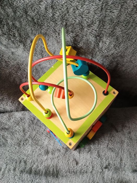 Kostka edukacyjna z przeplatanką