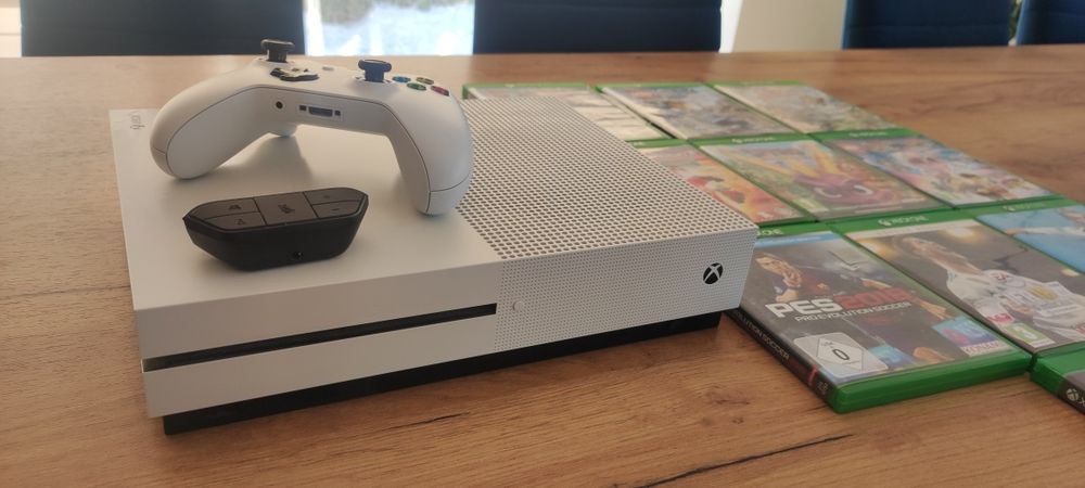 xbox one s 1 tb +  2pady +10 gier