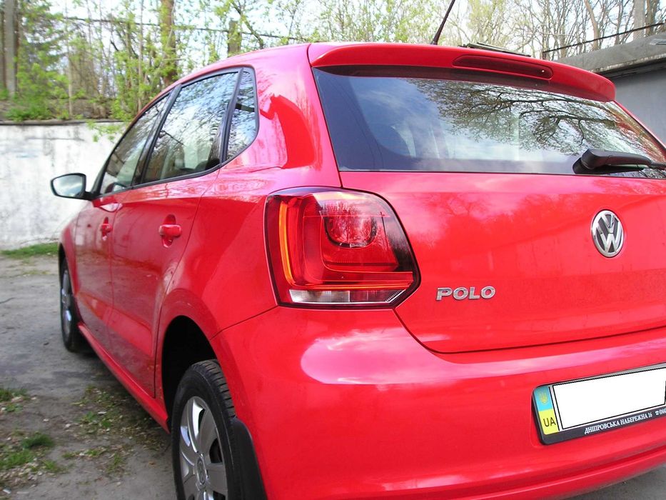 Volkswagen  Polo   Automat   2011г.  80т. км  Как  новый.  Макс.  комп